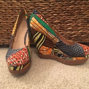 Tribal print wedge heels